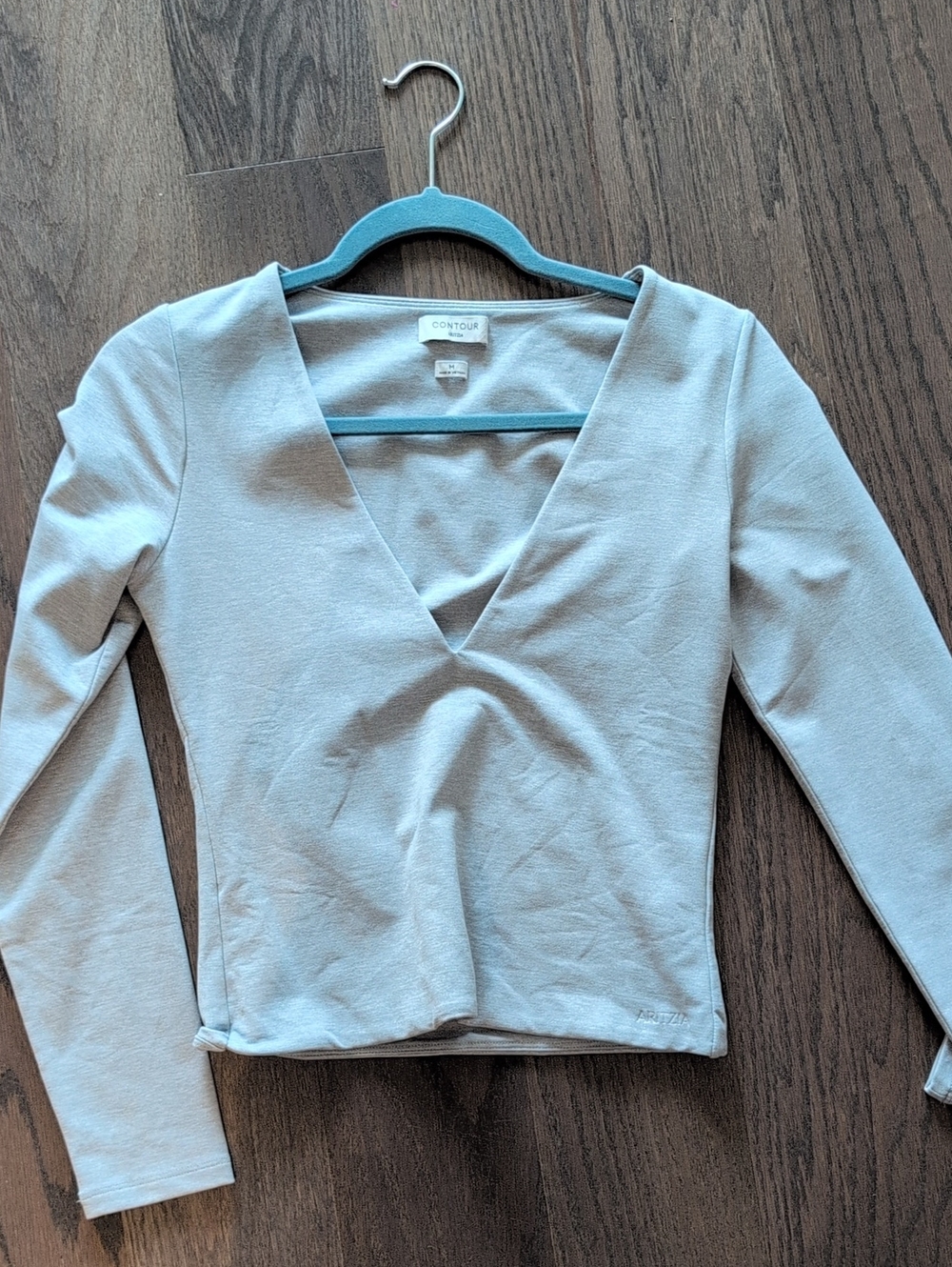 Aritzia Contour Long-Sleeve V-Neck Top in Light Gray